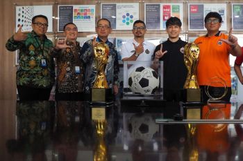 J Trust Bank-Persija luncurkan tabungan dan kartu debit untuk fans