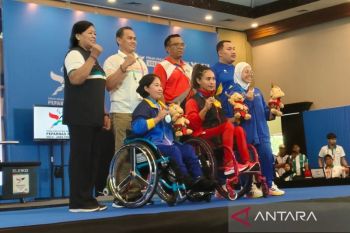 Dua atlet elite putri para-angkat berat pecahkan rekor Peparnas