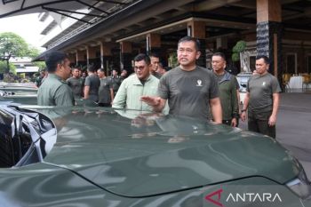 KSAD perkuat kinerja jajaran TNI AD dengan berikan kendaraan dinas