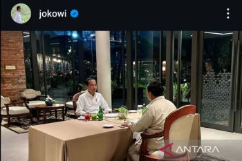 Jokowi-Prabowo santap malam dan diskusi dua jam lebih