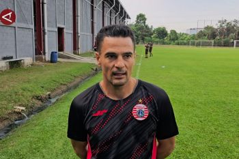 Carlos Pena tidak tertekan dengan rentetan hasil buruk Persija Jakarta